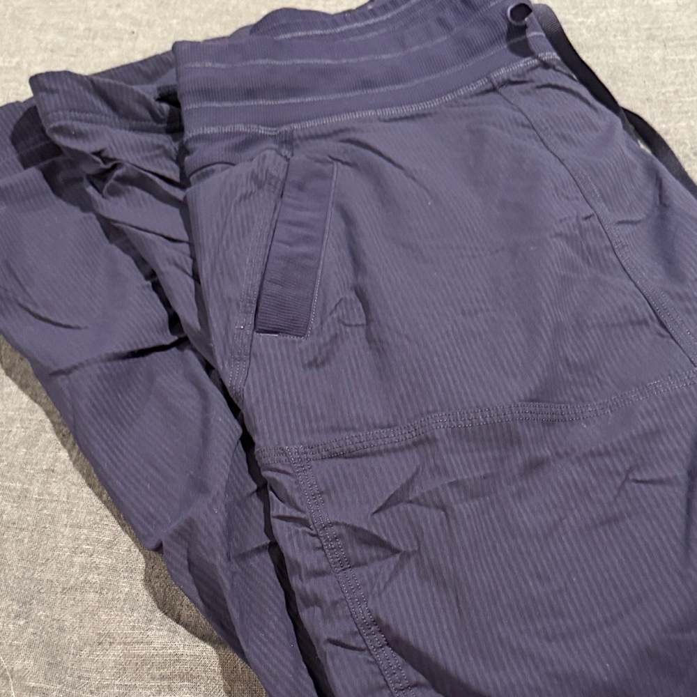 Women’s Lululemon Dance Studio lined pants
